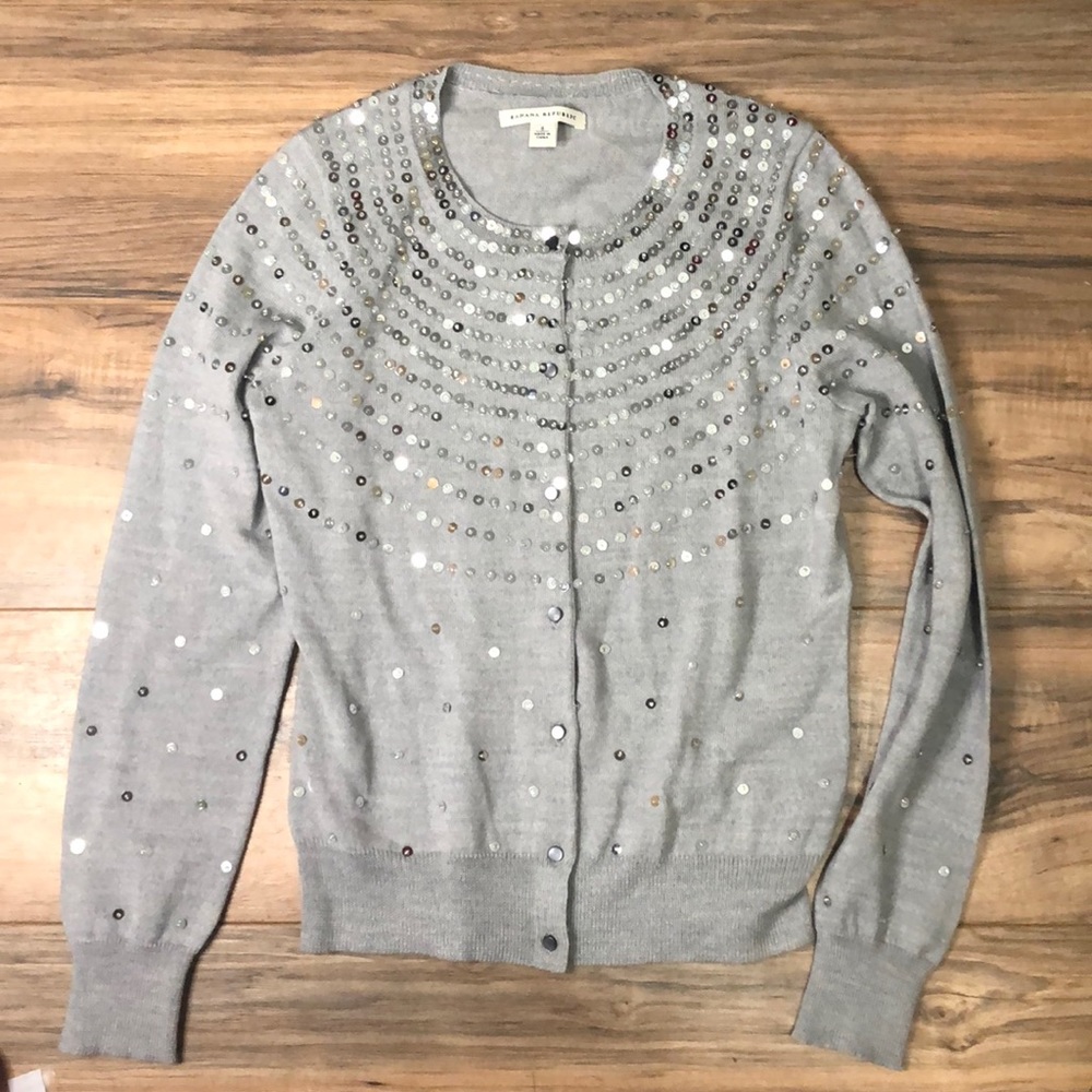 SUPER CUTE!! Banana Republic sz S gray and sequin cardigan